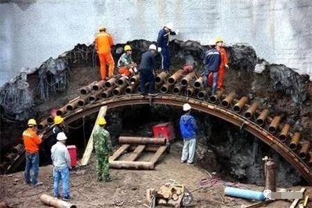 栾城隧道钢花管支护案例